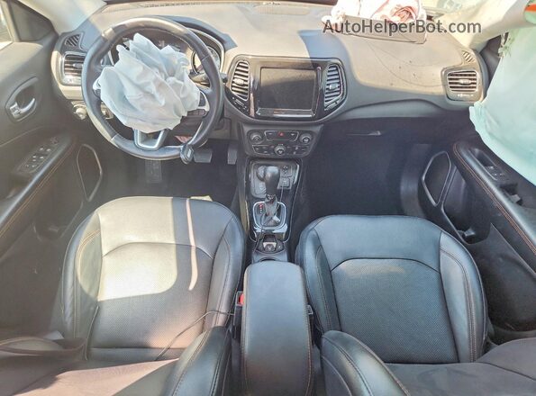 3C4NJDCB0LT135378 2020 JEEP COMPASS Black Vista del salpicadero