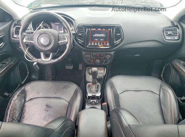 3C4NJDCB0LT145912 2020 JEEP COMPASS Белый Вид панели приборов