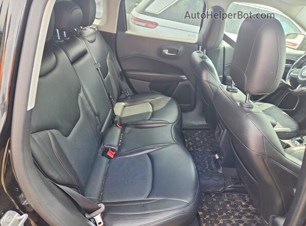 3C4NJDCB0MT549732 2021 JEEP COMPASS Black Вид задньої частини салону