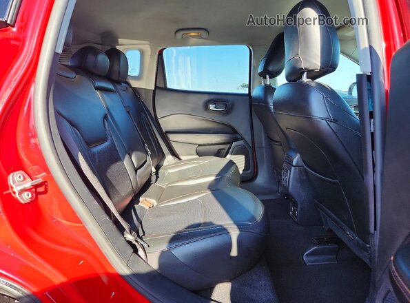 3C4NJDCB0MT595514 2021 JEEP COMPASS Красный Вид задней части салона