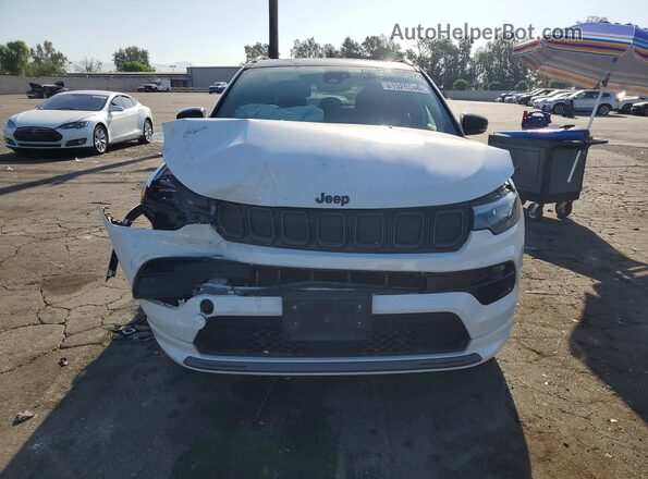 3C4NJDCB0NT141197 2022 JEEP COMPASS Белый Вид спереди