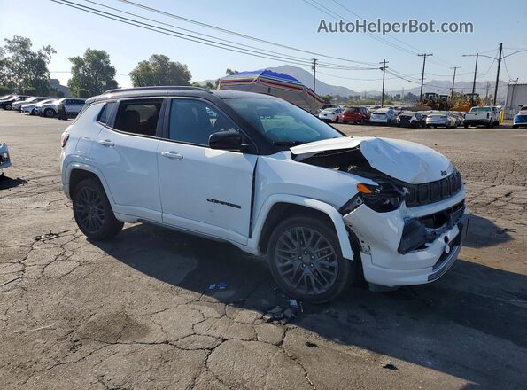 3C4NJDCB0NT141197 2022 JEEP COMPASS Белый Передняя правая четверть