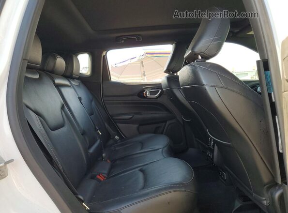 3C4NJDCB0NT141197 2022 JEEP COMPASS Белый Вид задней части салона