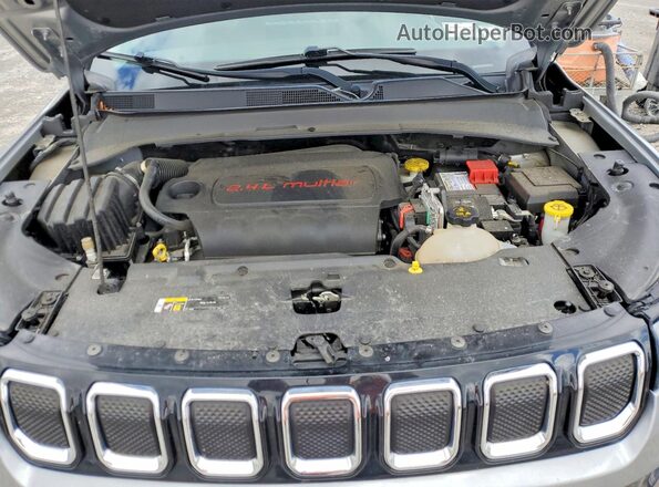 3C4NJDCB0NT155021 2022 JEEP COMPASS Silver Engine compartment view
