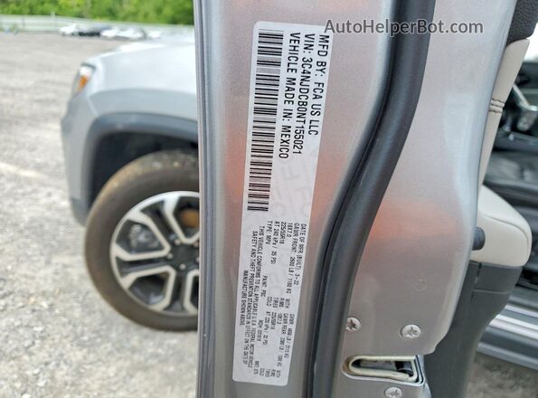 3C4NJDCB0NT155021 2022 JEEP COMPASS Silver VIN sticker view
