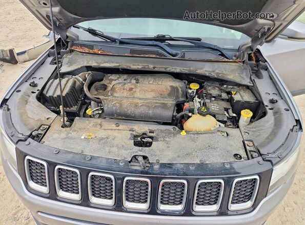 3C4NJDCB1JT100734 2018 JEEP COMPASS Silver Vista del compartimento del motor