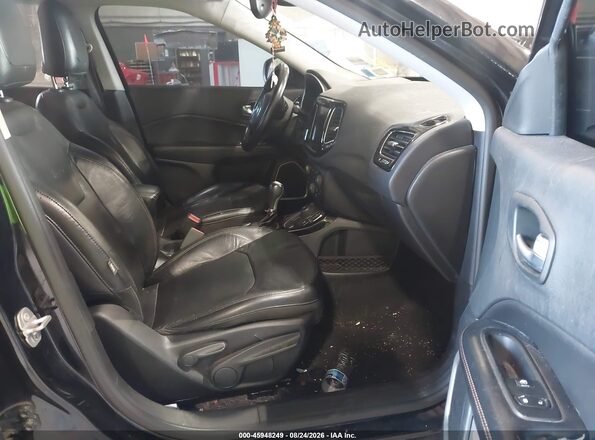 3C4NJDCB1JT108123 2018 JEEP COMPASS Black Вид салону спереду