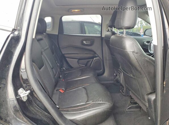 3C4NJDCB1JT222851 2018 JEEP COMPASS Black Вид задньої частини салону