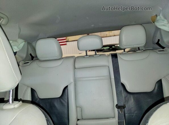 3C4NJDCB1JT231680 2018 JEEP COMPASS Белый Вид задних сидений