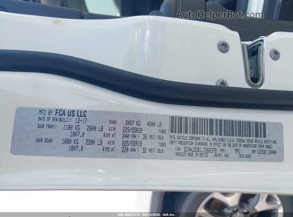 3C4NJDCB1JT266378 2018 JEEP COMPASS White Vista del compartimento del motor