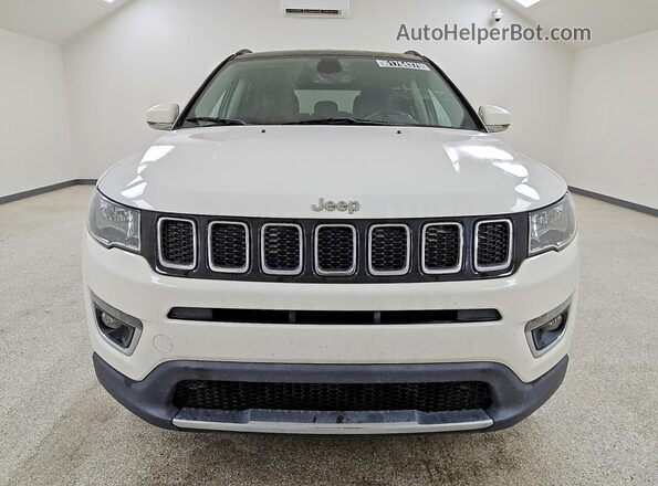 3C4NJDCB1JT470355 2018 JEEP COMPASS White Vista frontal