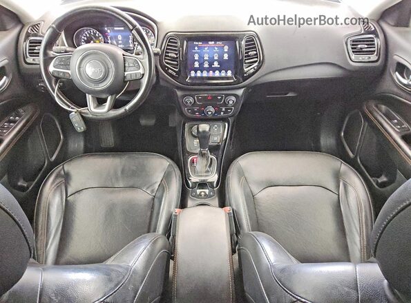 3C4NJDCB1JT470355 2018 JEEP COMPASS White Vista del salpicadero