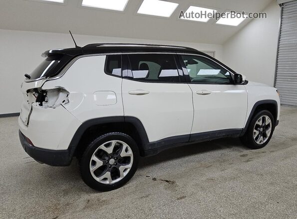 3C4NJDCB1JT470355 2018 JEEP COMPASS White 