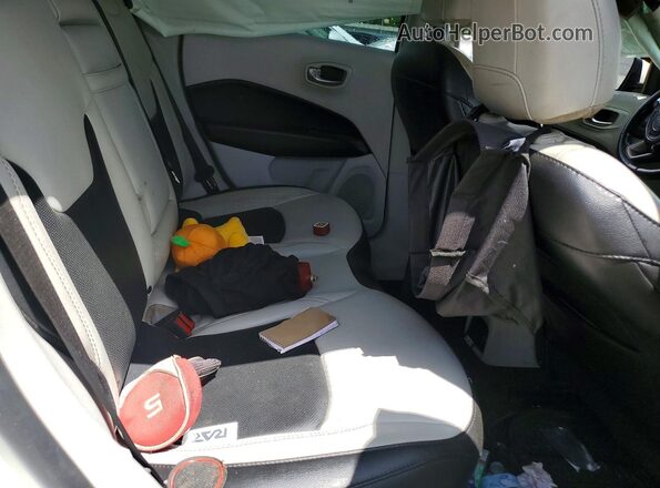 3C4NJDCB1LT151458 2020 JEEP COMPASS White Widok wnętrza z tyłu