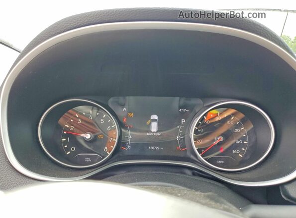 3C4NJDCB1LT196674 2020 JEEP COMPASS Silver Vista del cuadro de instrumentos
