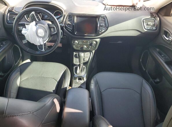 3C4NJDCB1MT550520 2021 JEEP COMPASS Серебряный Вид панели приборов