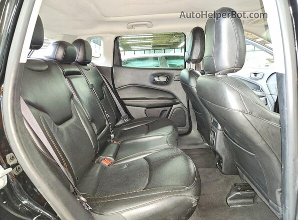 3C4NJDCB1MT603815 2021 JEEP COMPASS Black Вид задньої частини салону