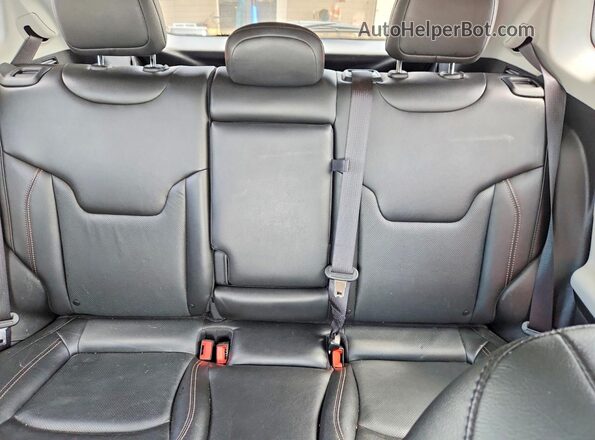 3C4NJDCB1NT186343 2022 JEEP COMPASS Белый Вид задних сидений