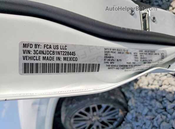 3C4NJDCB1NT228445 2022 JEEP COMPASS White Շարժիչի բաժամունքի տեսք