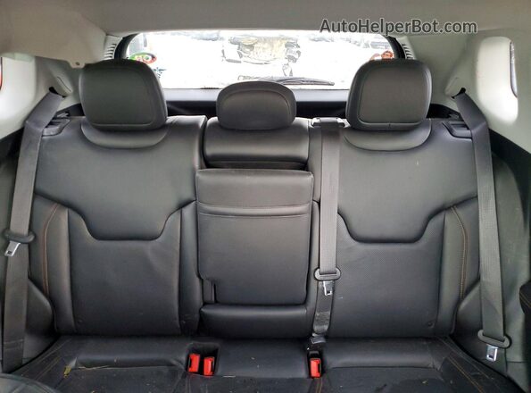 3C4NJDCB2JT134357 2018 JEEP COMPASS White Вид задніх сидінь