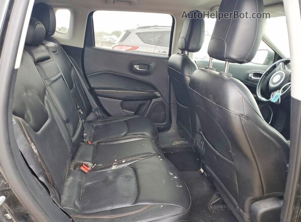 3C4NJDCB2JT258872 2018 JEEP COMPASS Black Սալոնի հետևի տեսք