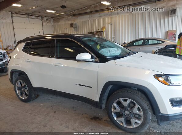 3C4NJDCB2JT329004 2018 JEEP COMPASS White Սալոնի հետևի տեսք