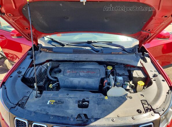 3C4NJDCB2JT470848 2018 JEEP COMPASS Red Vista del compartimento del motor