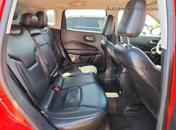 3C4NJDCB2JT470848 2018 JEEP COMPASS Red Vista interior trasera