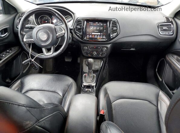 3C4NJDCB2KT620720 2019 JEEP COMPASS Silver Widok deski rozdzielczej