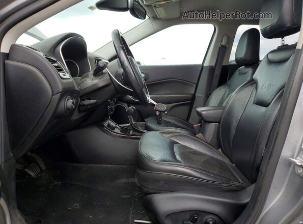 3C4NJDCB2KT620720 2019 JEEP COMPASS Silver Widok wnętrza z przodu