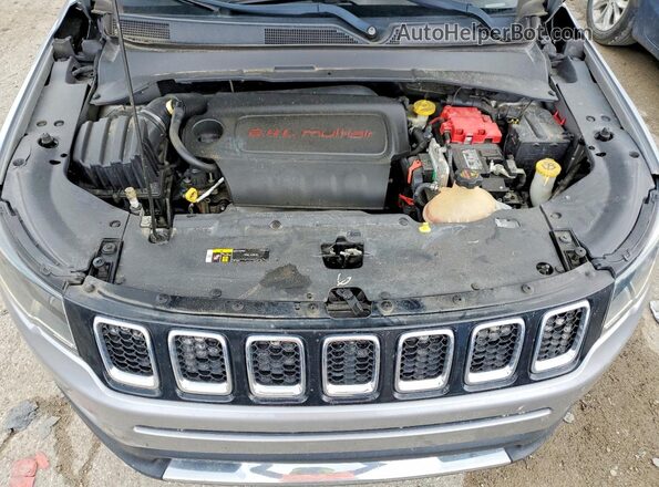 3C4NJDCB2KT620720 2019 JEEP COMPASS Silver Widok komory silnika
