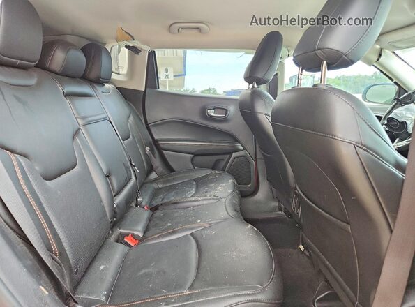 3C4NJDCB2KT800876 2019 JEEP COMPASS Red Սալոնի հետևի տեսք