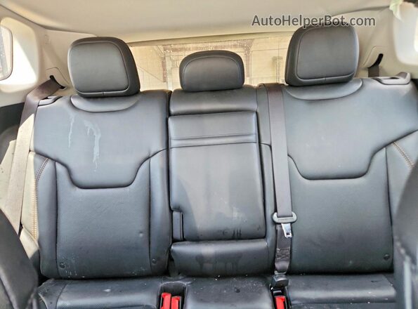 3C4NJDCB2KT800876 2019 JEEP COMPASS Red Հետևի նստատեղերի տեսք