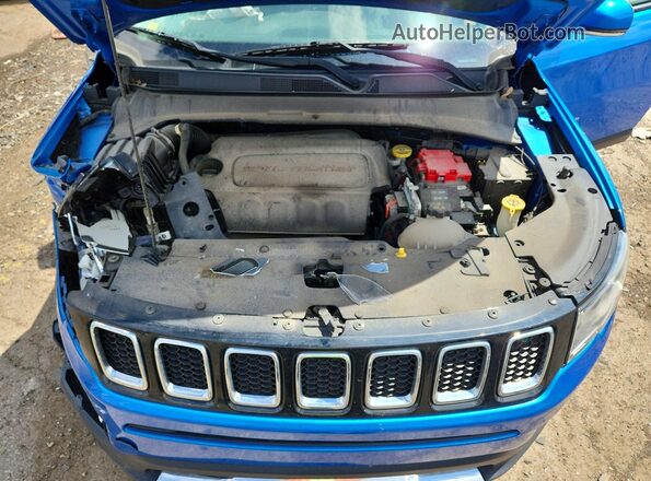 3C4NJDCB2MT550588 2021 JEEP COMPASS Blue Vista del compartimento del motor