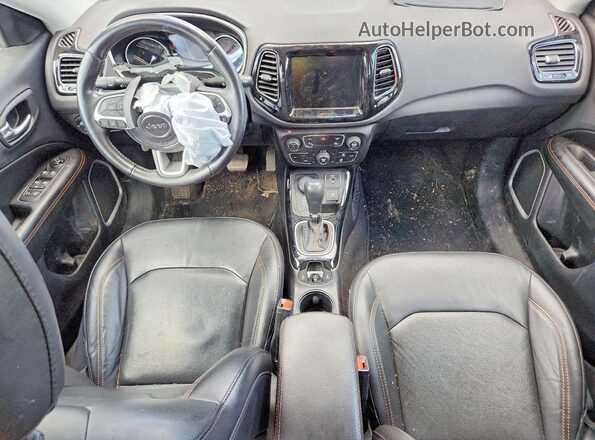 3C4NJDCB2MT550588 2021 JEEP COMPASS Blue Vista del salpicadero