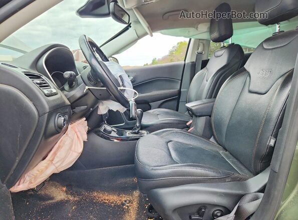 3C4NJDCB2MT558917 2021 JEEP COMPASS Green Widok wnętrza z przodu