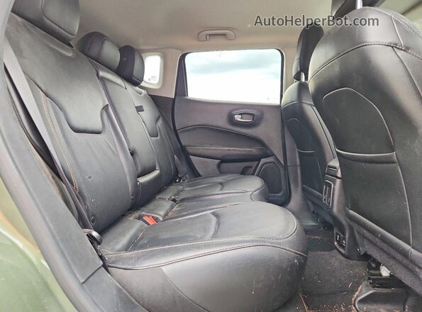 3C4NJDCB2MT558917 2021 JEEP COMPASS Green Widok wnętrza z tyłu