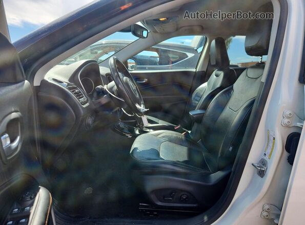 3C4NJDCB2MT599726 2021 JEEP COMPASS White Вид салону спереду