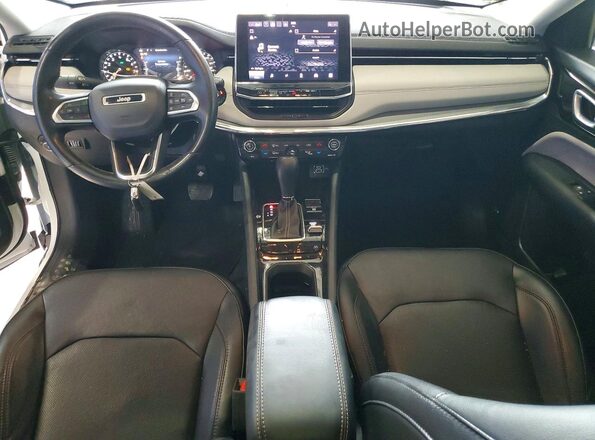 3C4NJDCB2NT181507 2022 JEEP COMPASS Белый Вид панели приборов