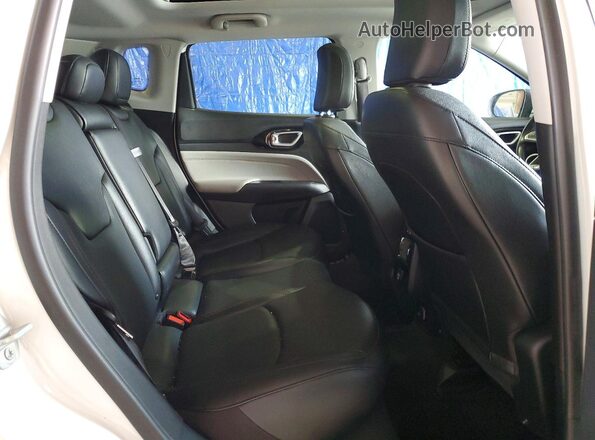 3C4NJDCB2NT181507 2022 JEEP COMPASS Белый Вид задней части салона