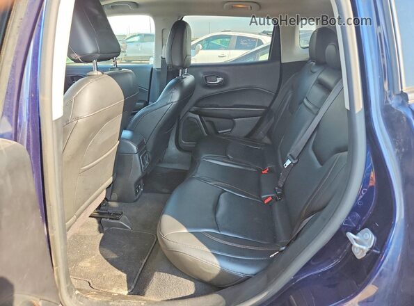 3C4NJDCB3JT306976 2018 JEEP COMPASS Blue Vista interior trasera