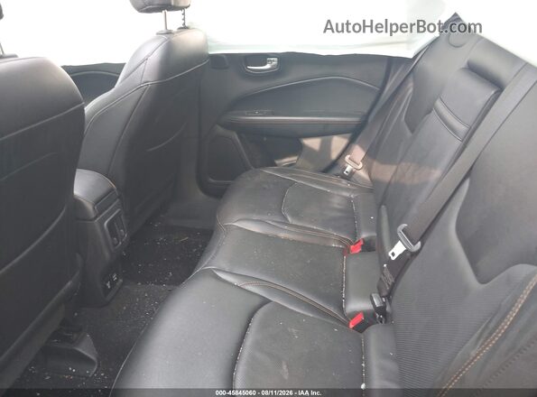 3C4NJDCB3JT470776 2018 JEEP COMPASS Red VIN կոդի պիտակի տեսք