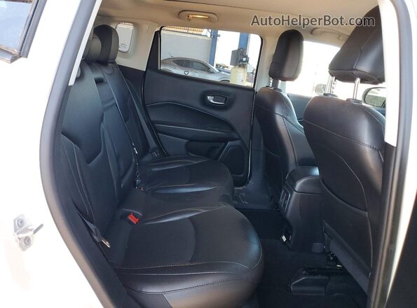 3C4NJDCB3KT669859 2019 JEEP COMPASS White Հետևի նստատեղերի տեսք