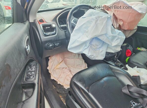 3C4NJDCB3KT842540 2019 JEEP COMPASS White Dashboard view