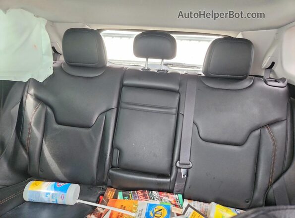 3C4NJDCB3KT842540 2019 JEEP COMPASS White Rear seats view