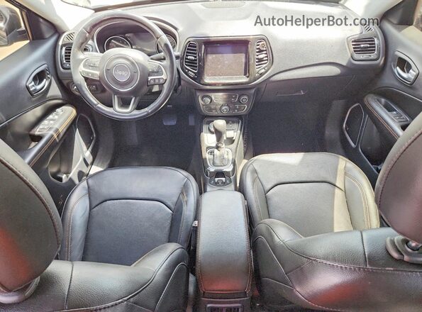 3C4NJDCB3MT555590 2021 JEEP COMPASS Black Vista del salpicadero