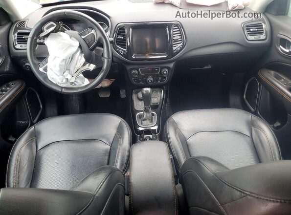 3C4NJDCB4JT398048 2018 JEEP COMPASS Green Вид панелі приладів