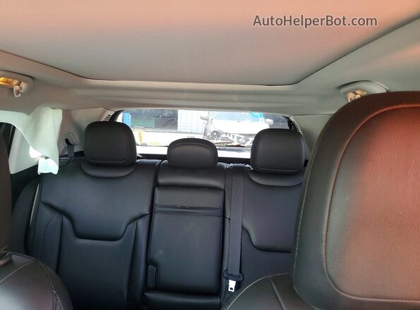 3C4NJDCB4KT669966 2019 JEEP COMPASS Белый Вид задних сидений