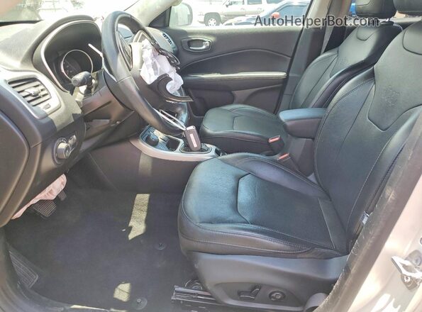 3C4NJDCB4KT669966 2019 JEEP COMPASS Белый Вид салона спереди