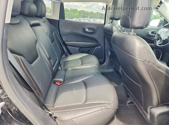 3C4NJDCB4LT164463 2020 JEEP COMPASS Черный Вид задней части салона